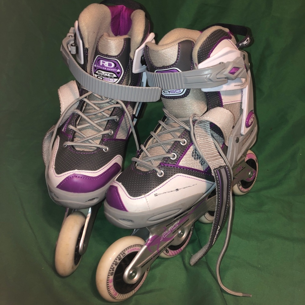 Roller derby roller skates